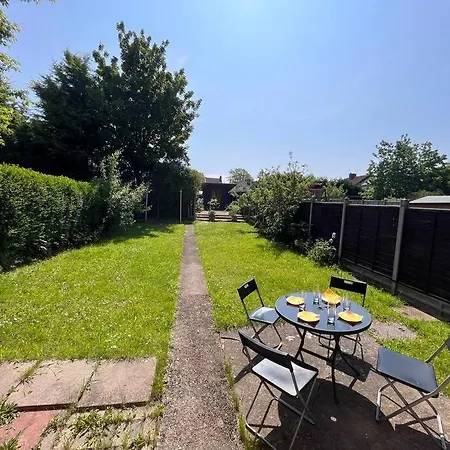 Bristol, Southmead Comfortable And Relaxing House Hébergement de vacances